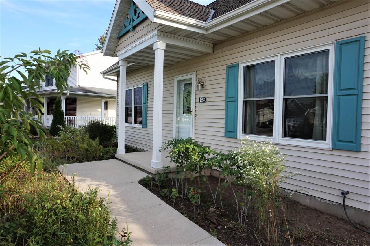 1598 Primrose Ln - Photo 1