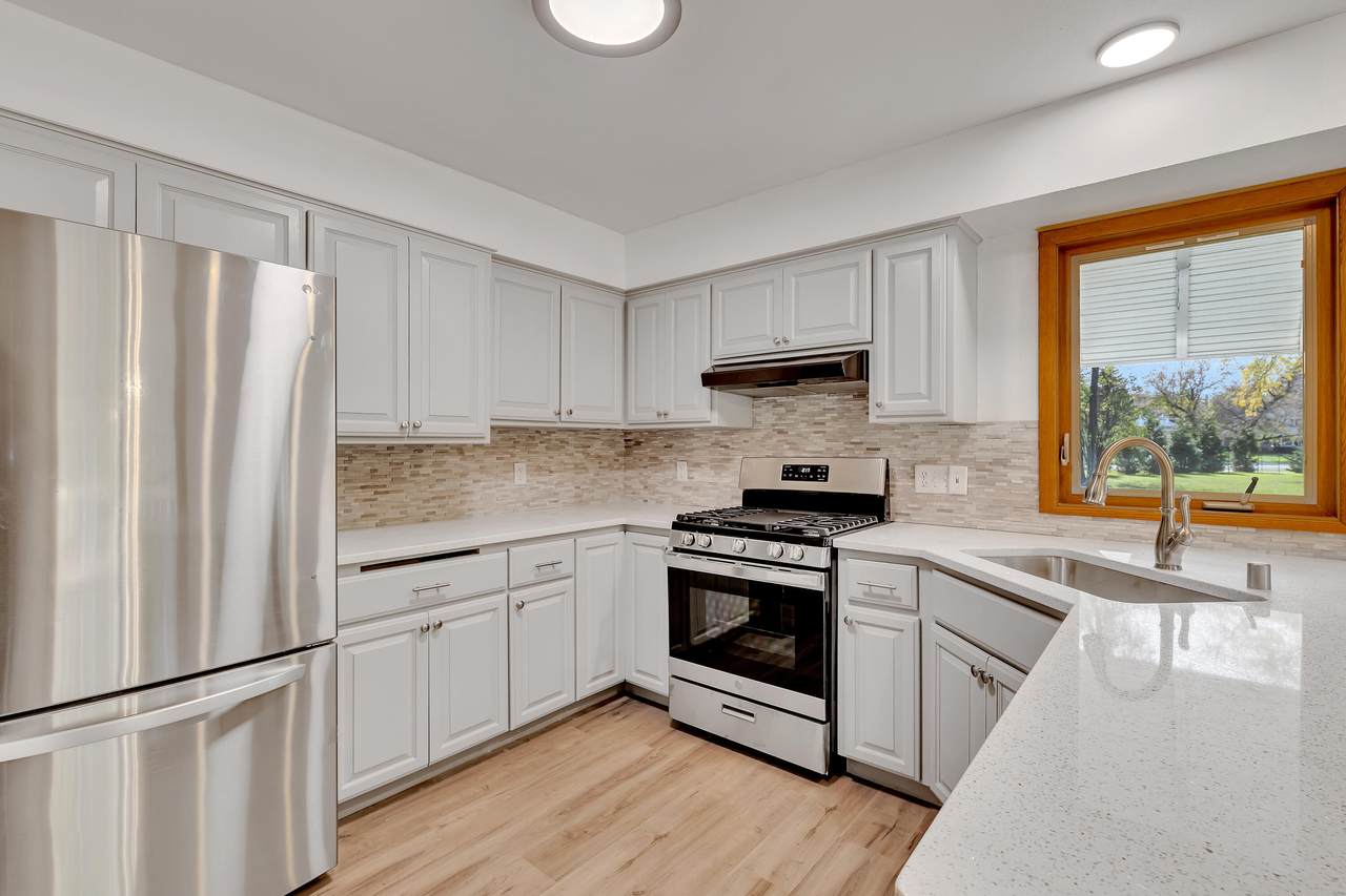 N15W27580 Pheasant Ln - Photo 1