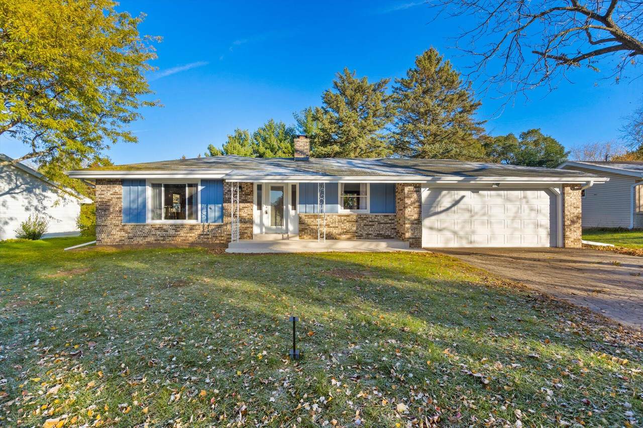 926 Green Valley Dr - Photo 1
