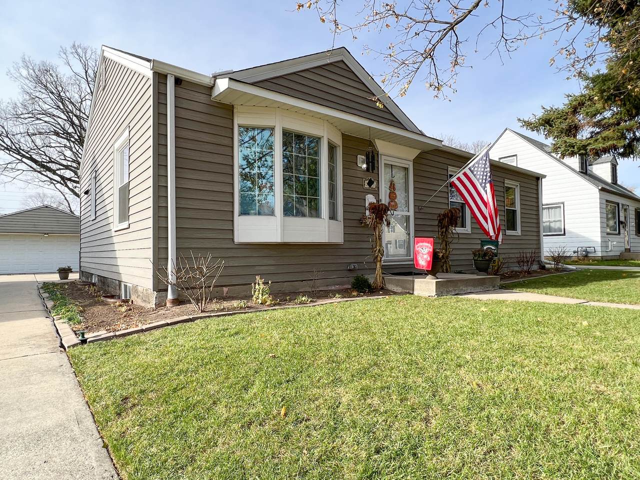 3345 96th St - Photo 1