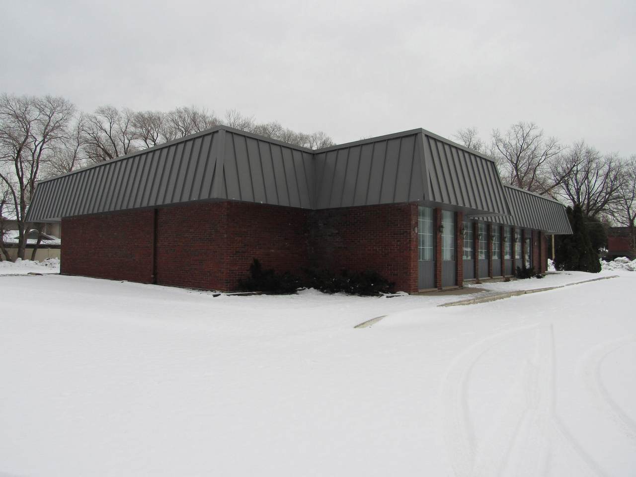 2110 10th St - Photo 1
