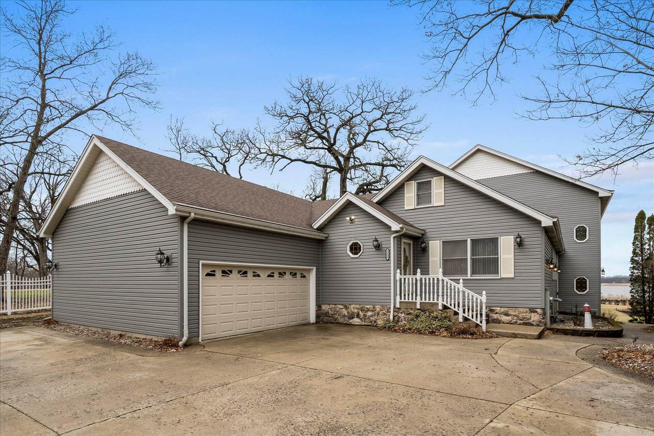 3159 Lake Shore Dr - Photo 1