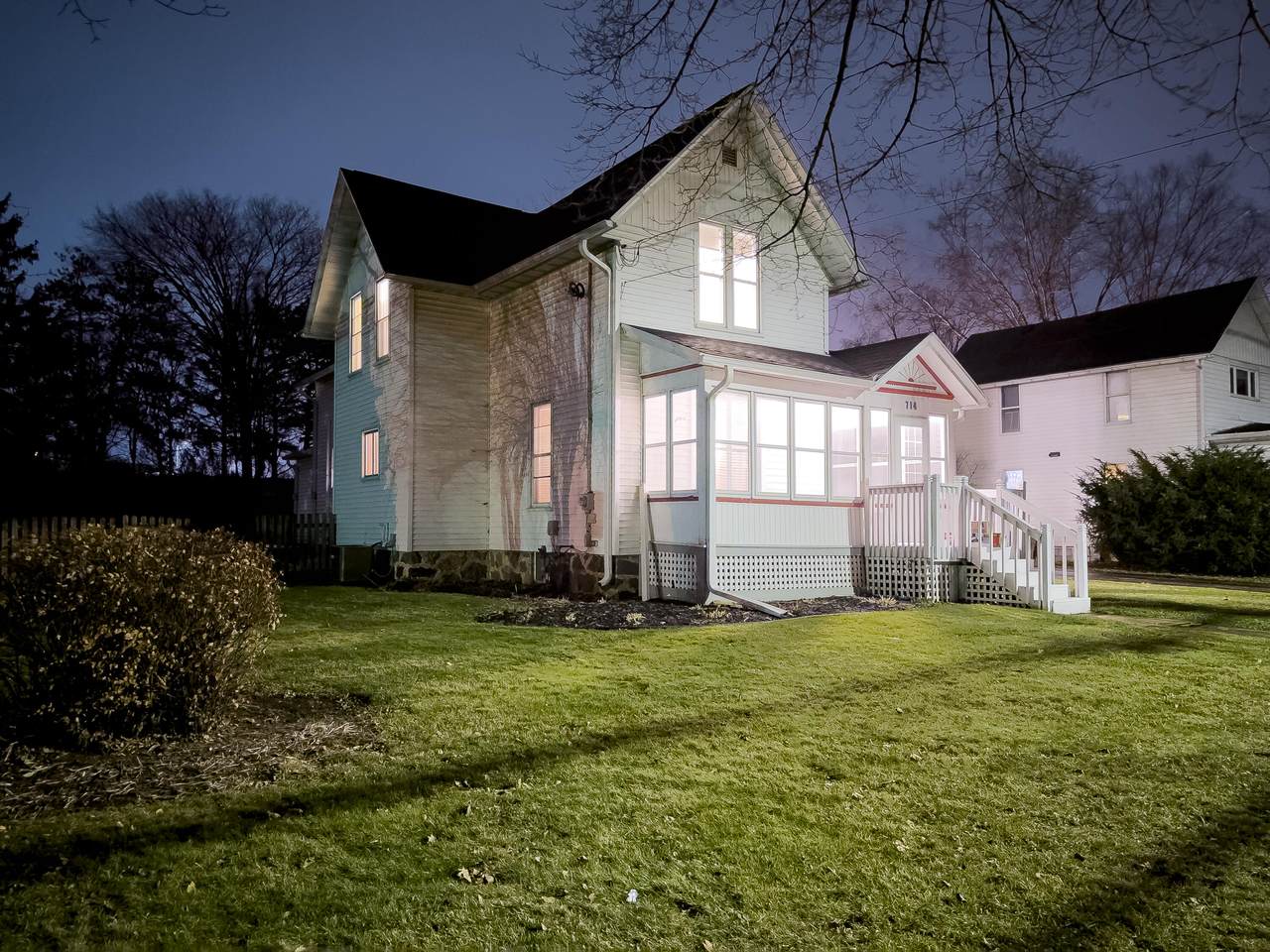 714 Madison St - Photo 1