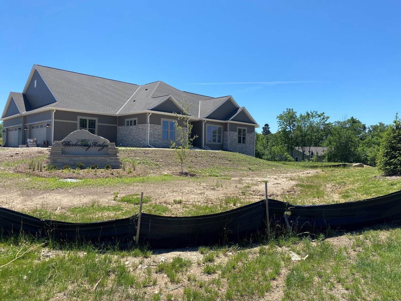 N28W25297 Madeline Blvd A - Photo 1