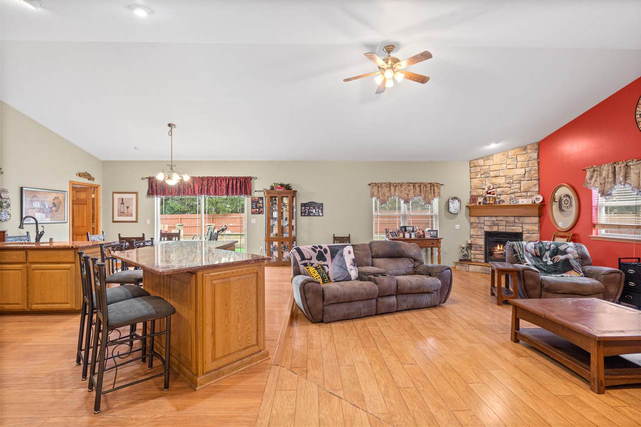 683 Hillcrest Rd - Photo 1