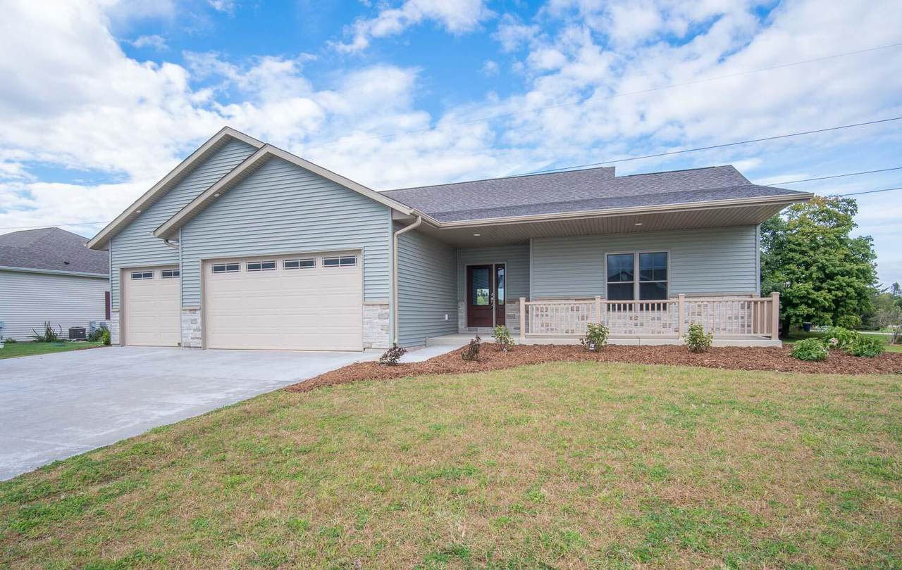 2114 Elder Dr - Photo 1