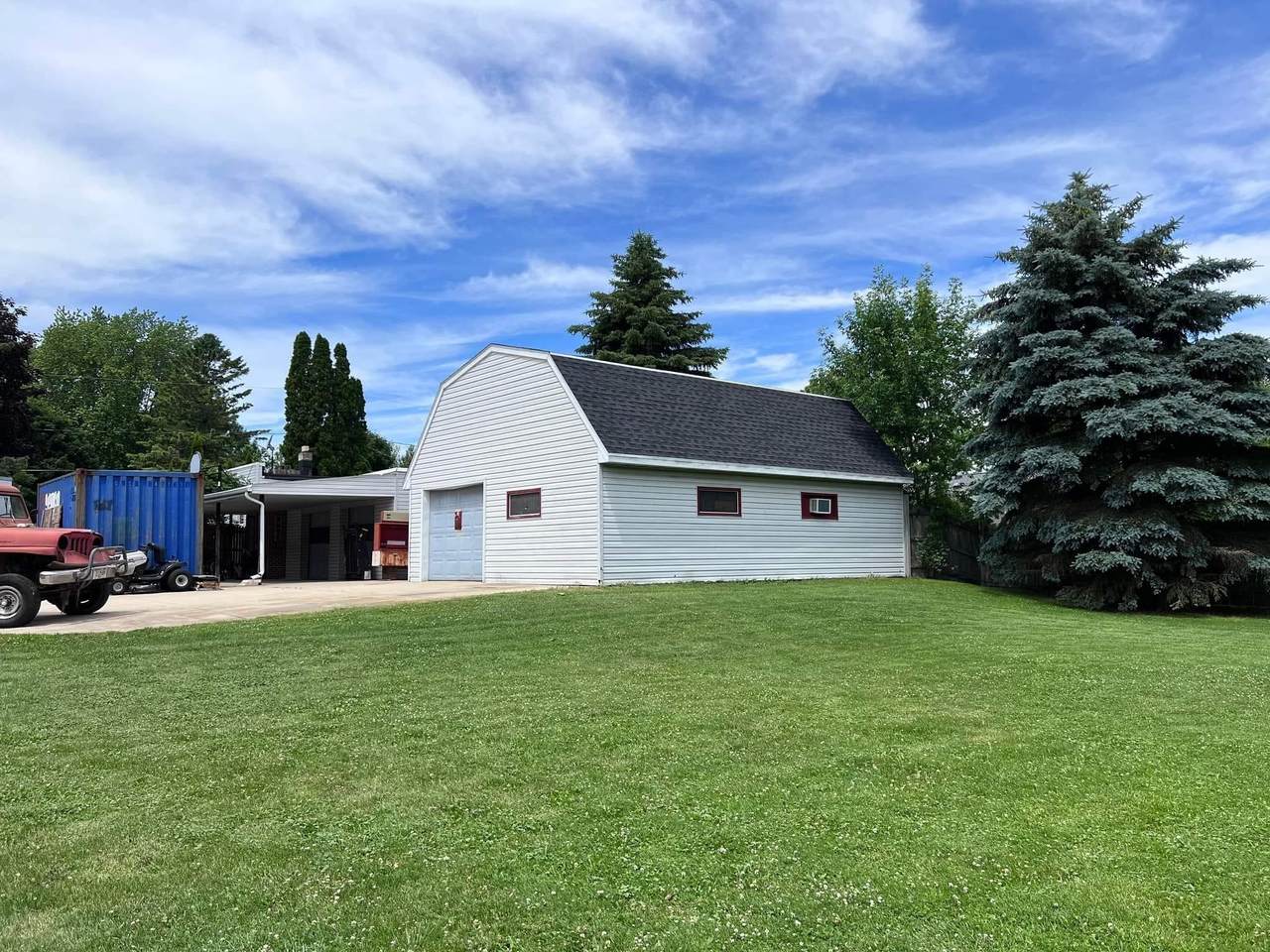 1829 Pleasant St - Photo 1