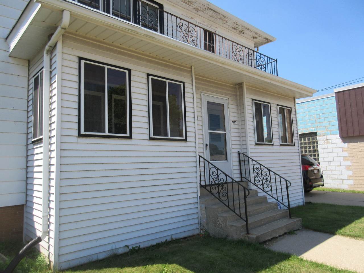 1605 Yout St - Photo 1
