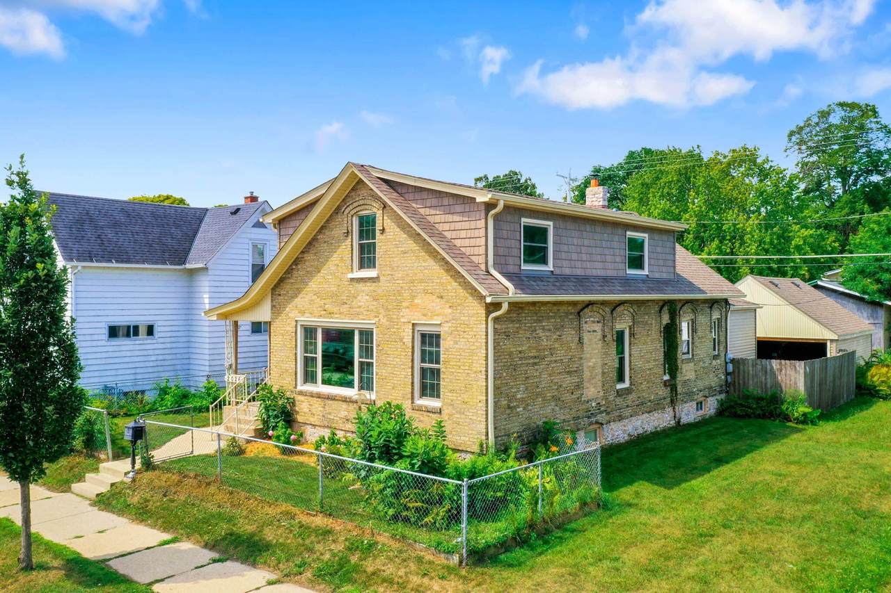 2026 Wisconsin St - Photo 1