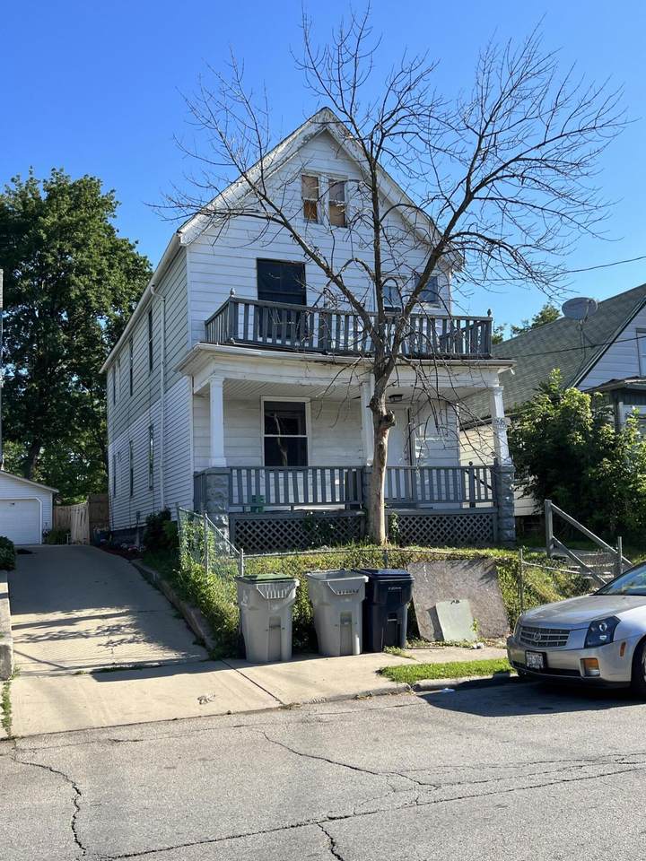 1554 Chambers St - Photo 1