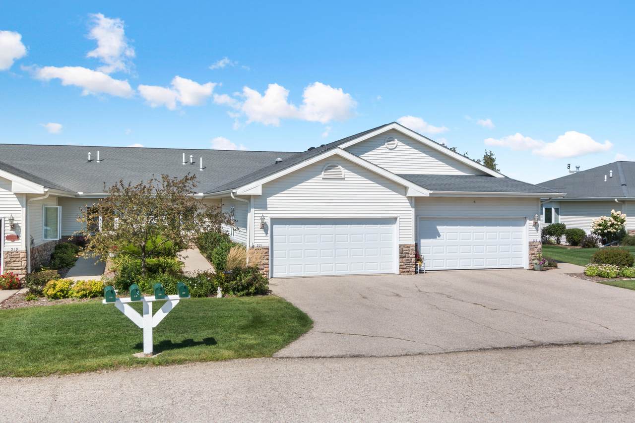 321 Creekside Pl - Photo 1