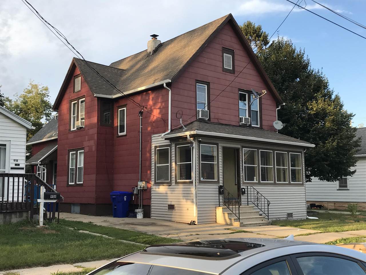 914 48th St - Photo 1