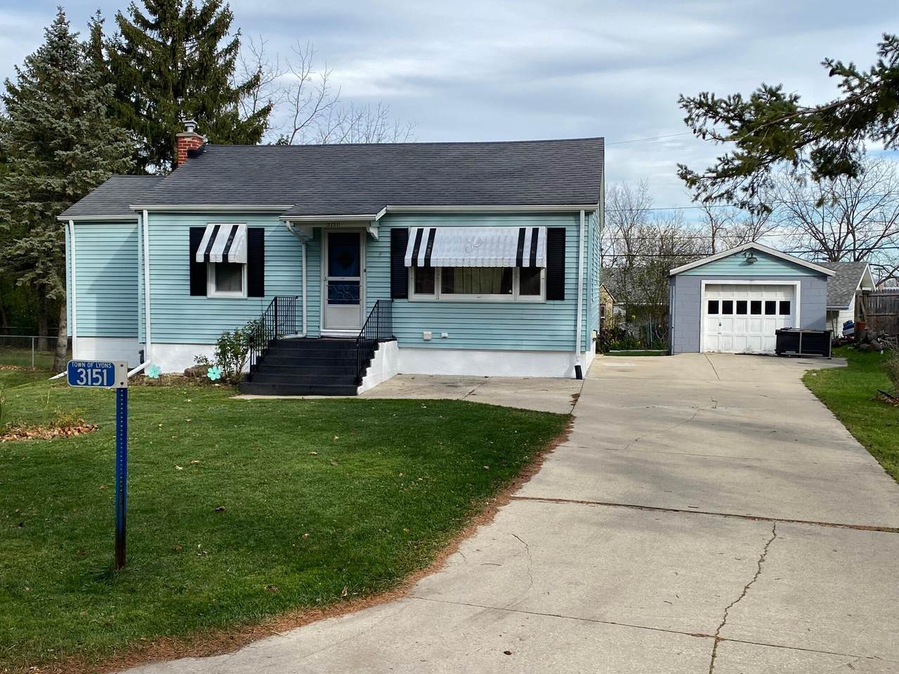 3151 Barry Dr - Photo 1