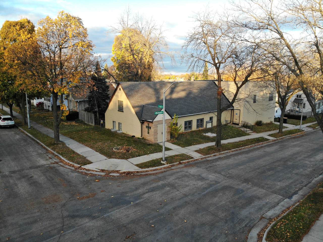 6228 Washington St - Photo 1