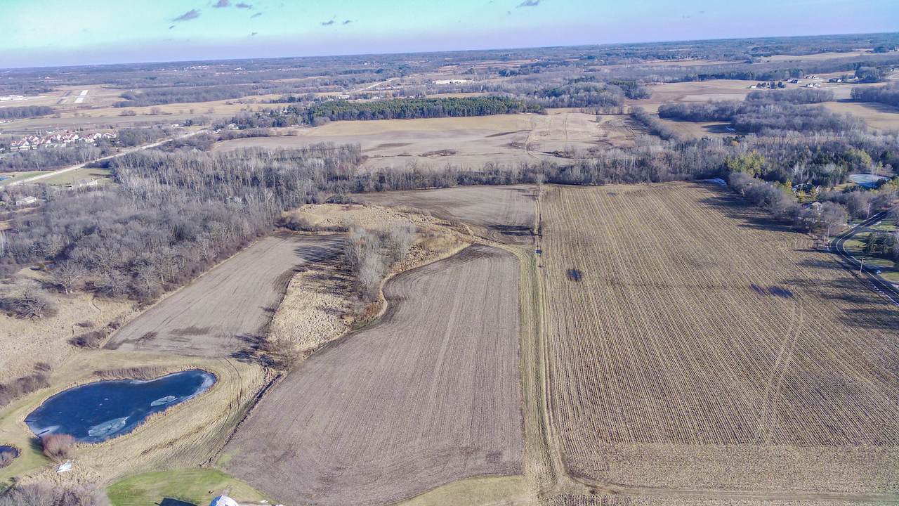 2245 Decorah Rd - Photo 1