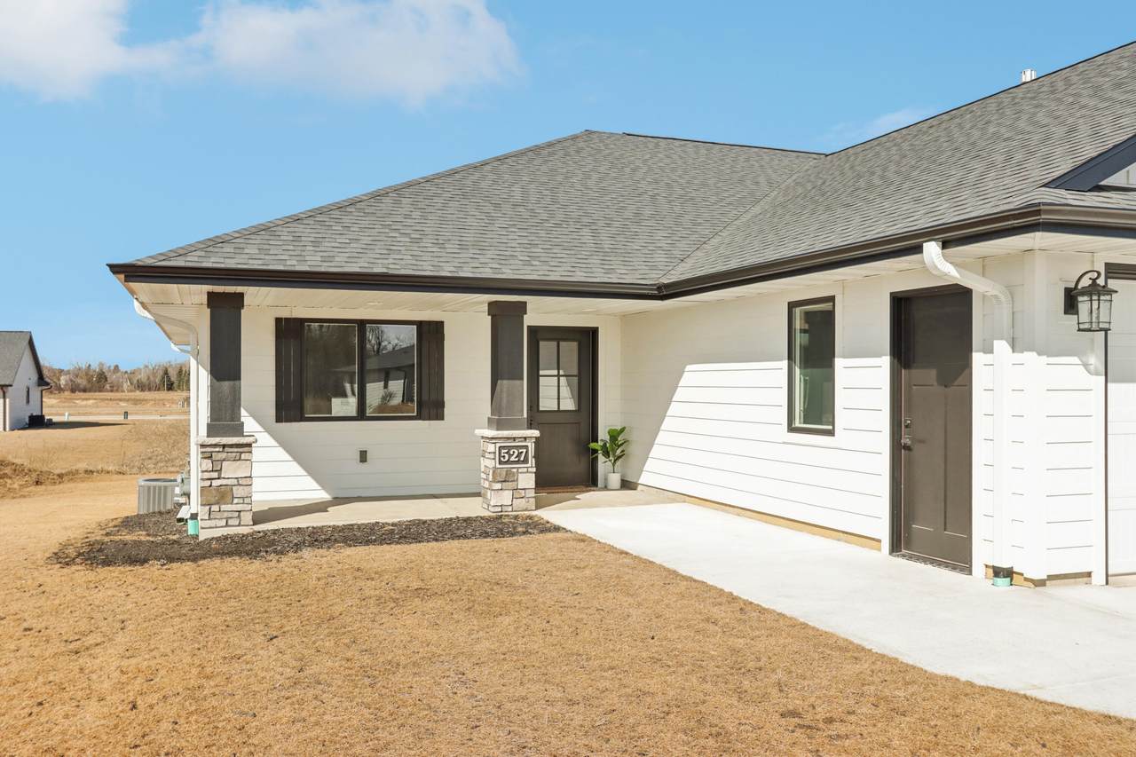 527 Raybern Ct - Photo 1