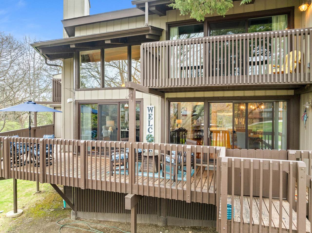 880 Windsor Dr - Photo 1