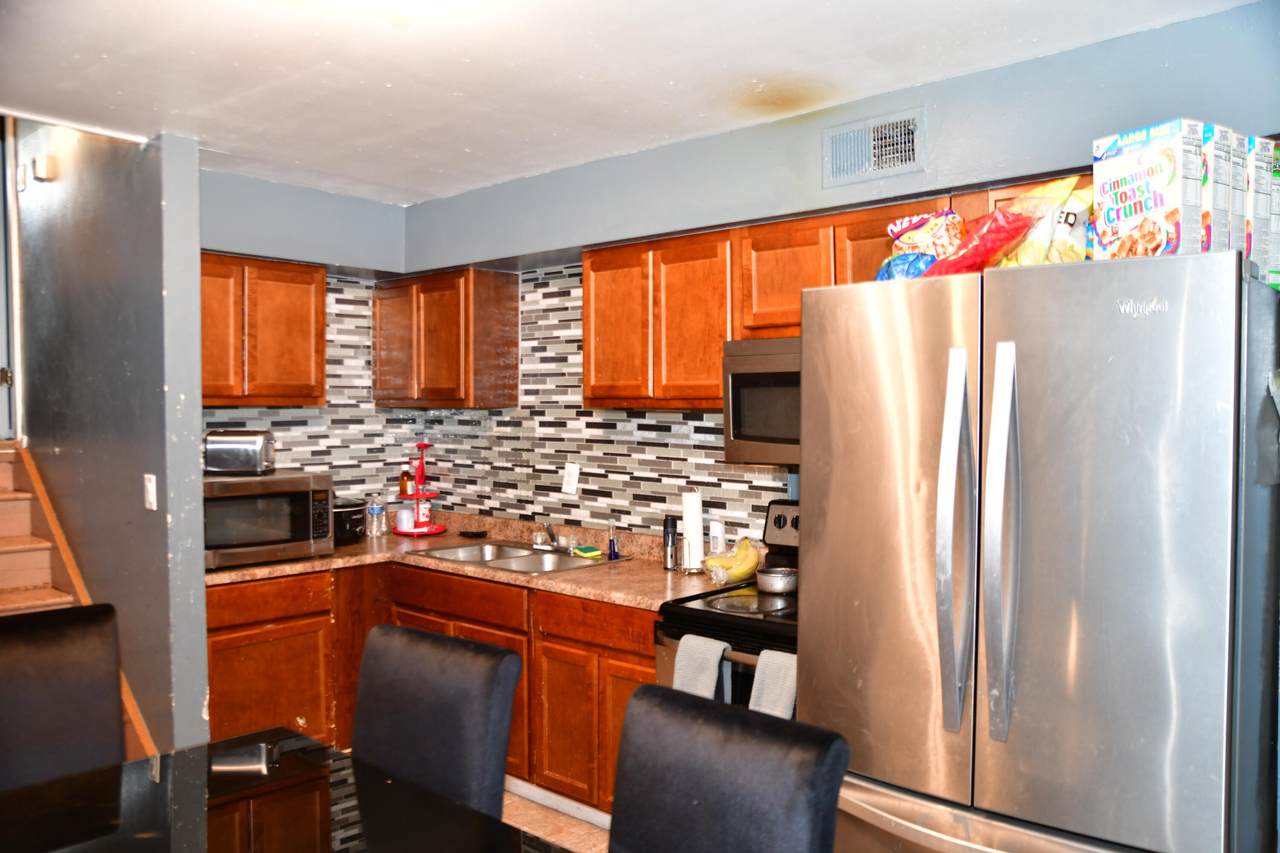 8930 95th St - Photo 1