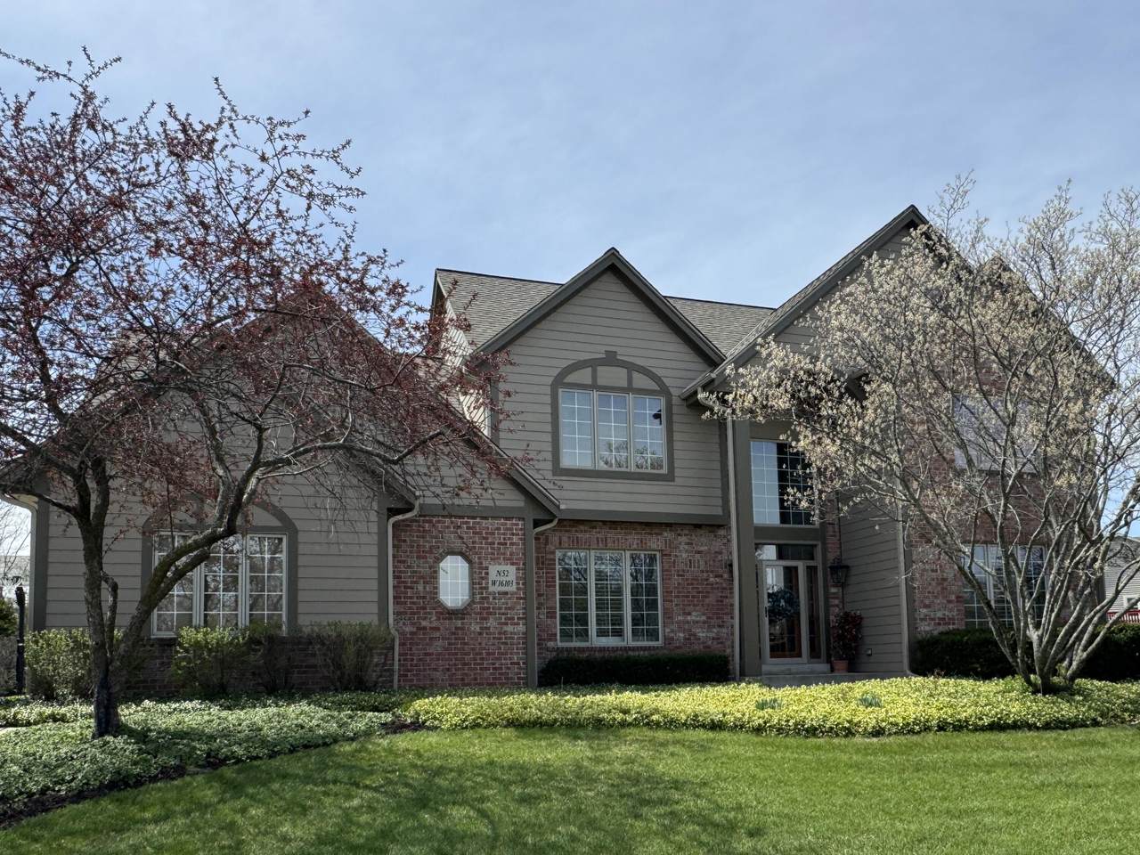 N52W16103 Bette Dr - Photo 1