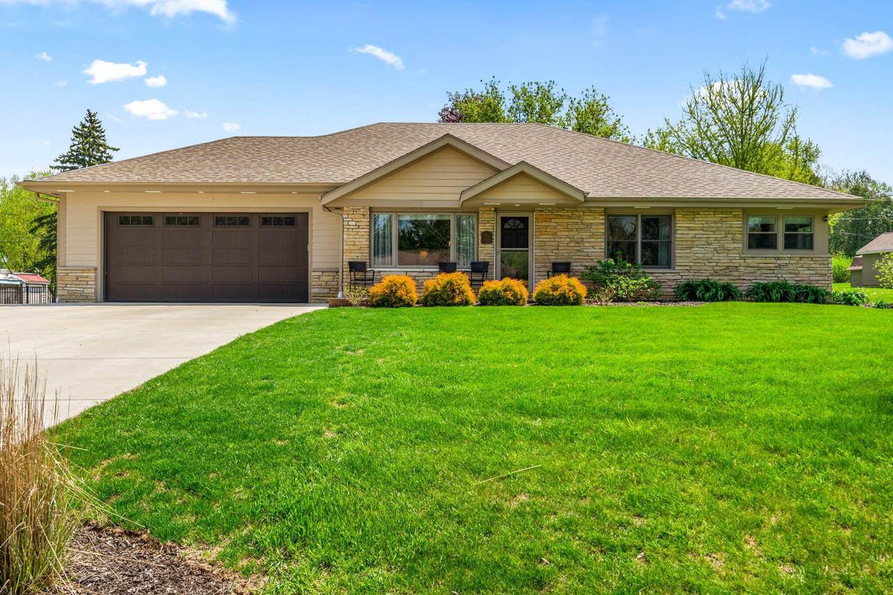 W154N10094 Moonlite Dr - Photo 1