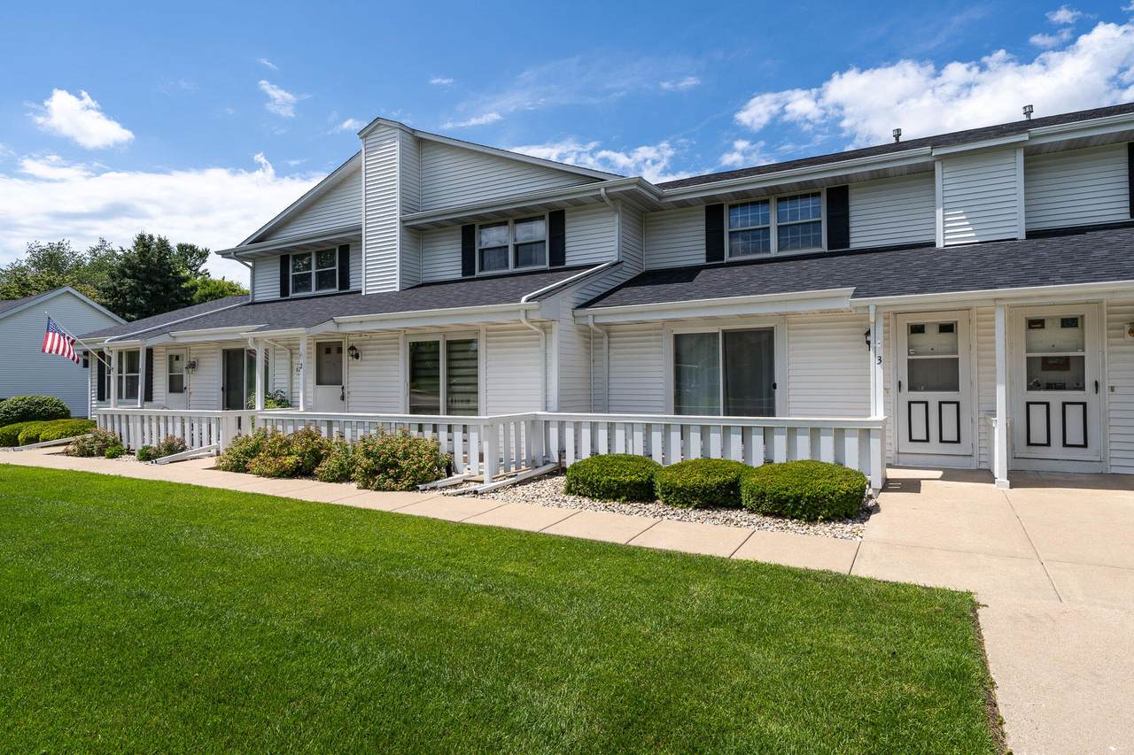 628 Westbury Ln - Photo 1