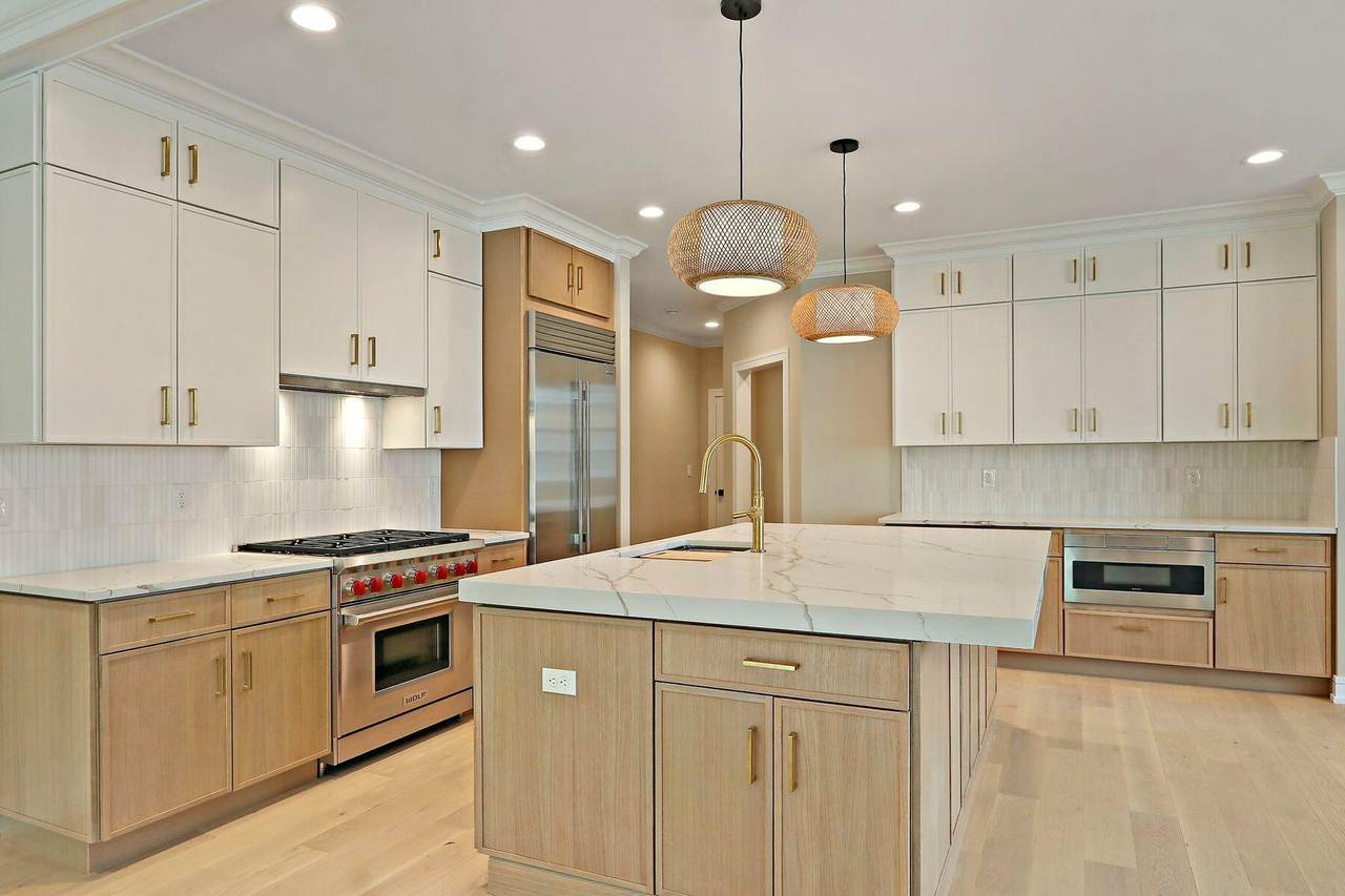 571 Mill St - Photo 1