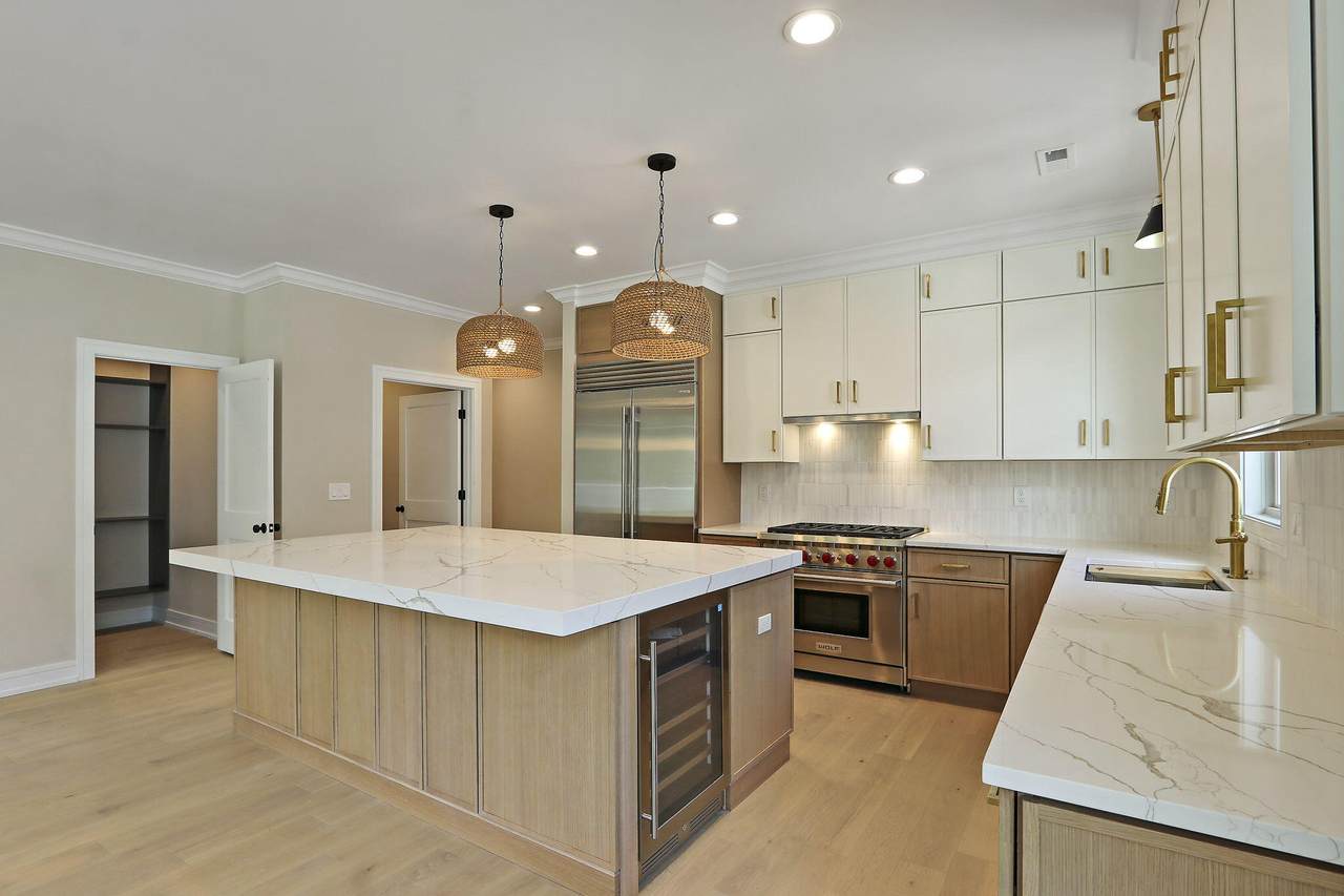 571 Mill St - Photo 1