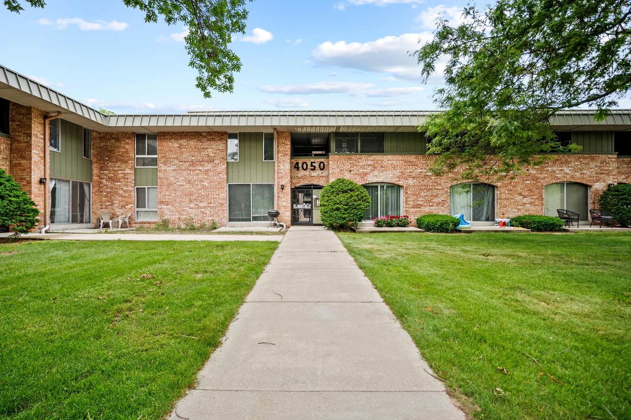4050 Rivers Edge Cir - Photo 1