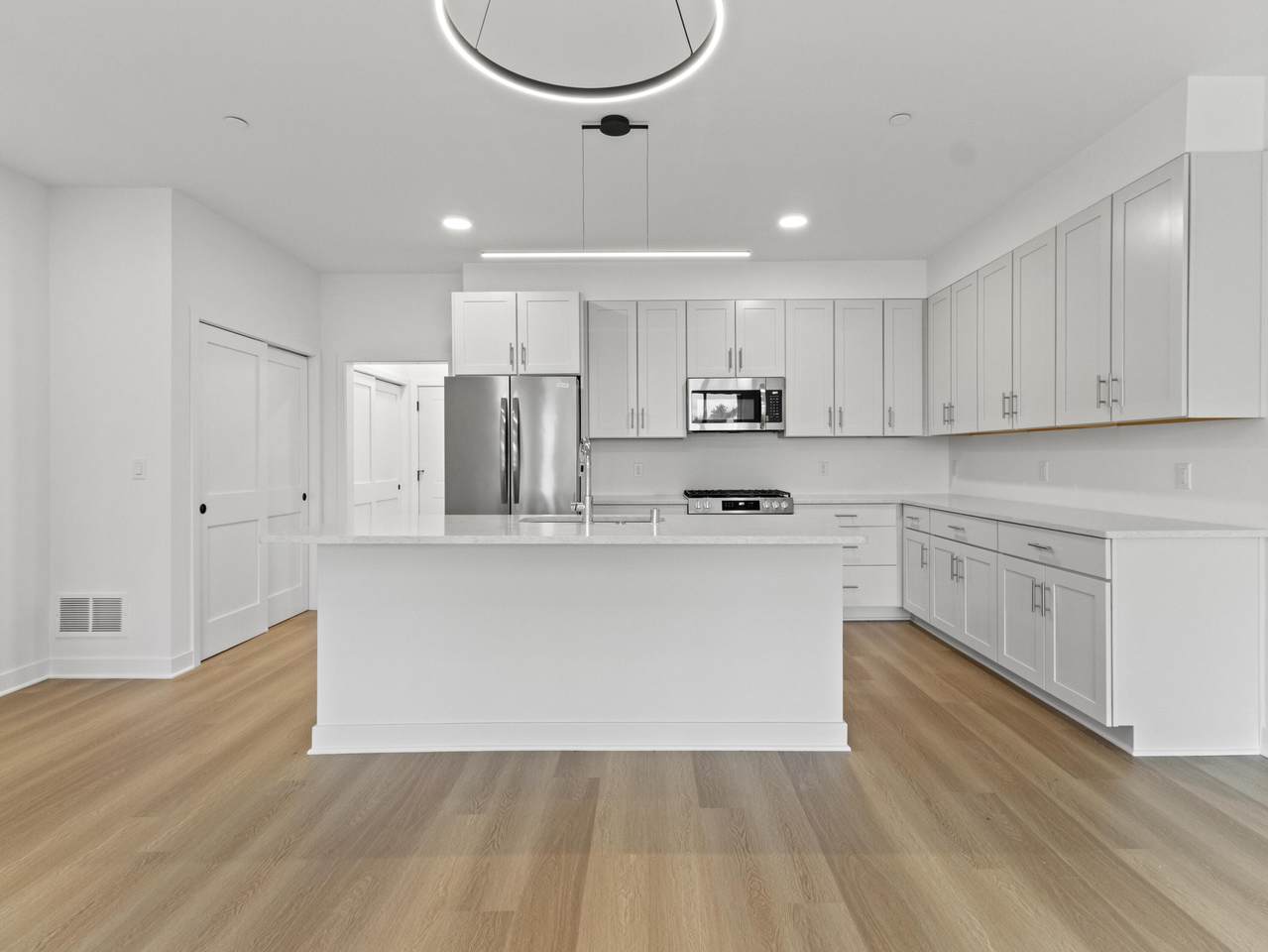 4163 Hemlock Dr - Photo 1