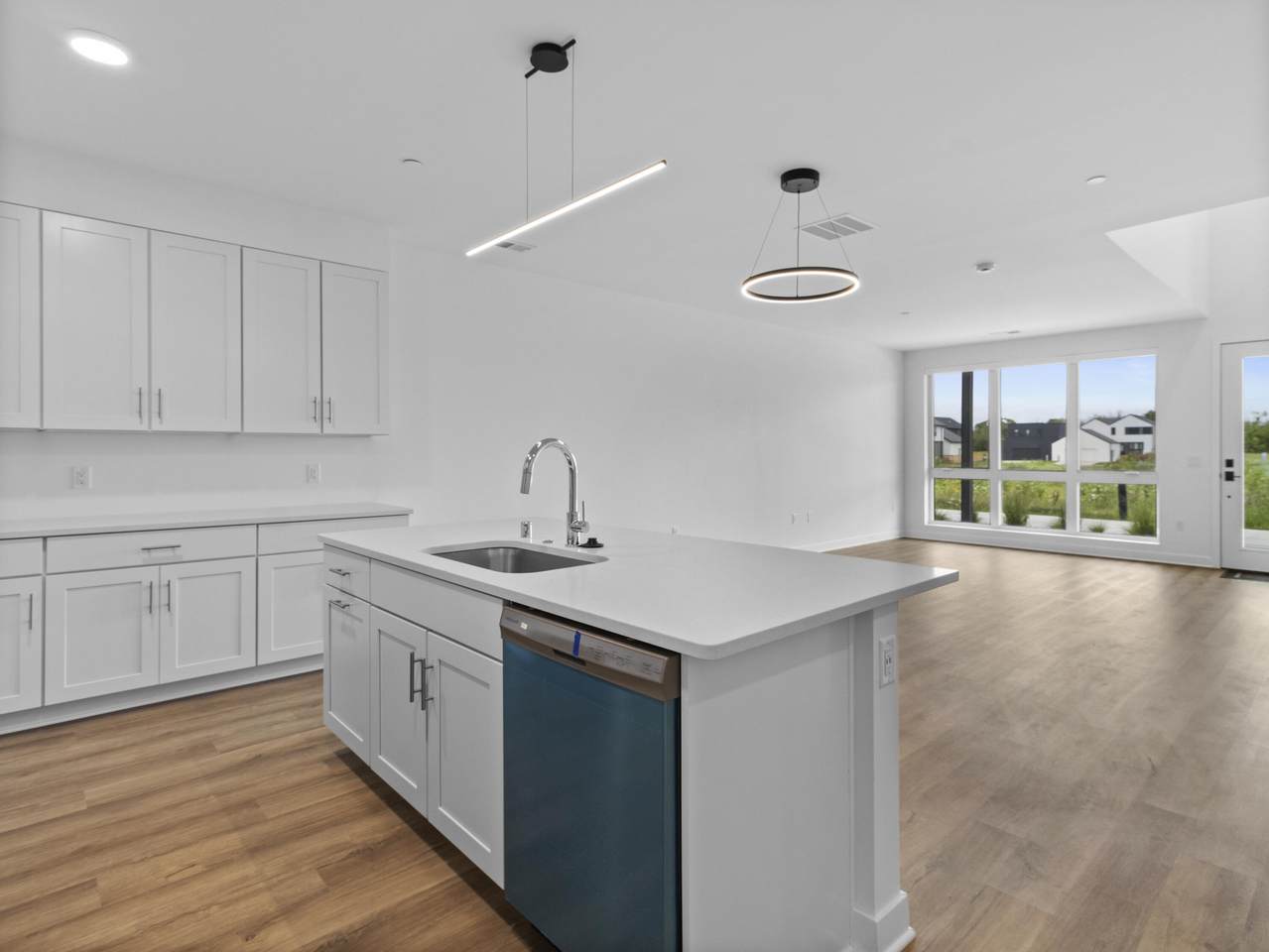 4163 Hemlock Dr - Photo 1