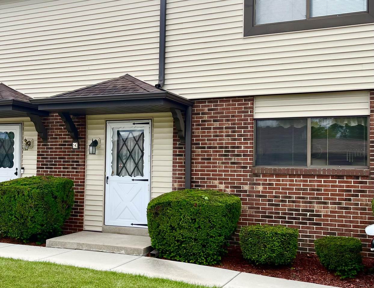 5803 Cambridge Cir - Photo 1