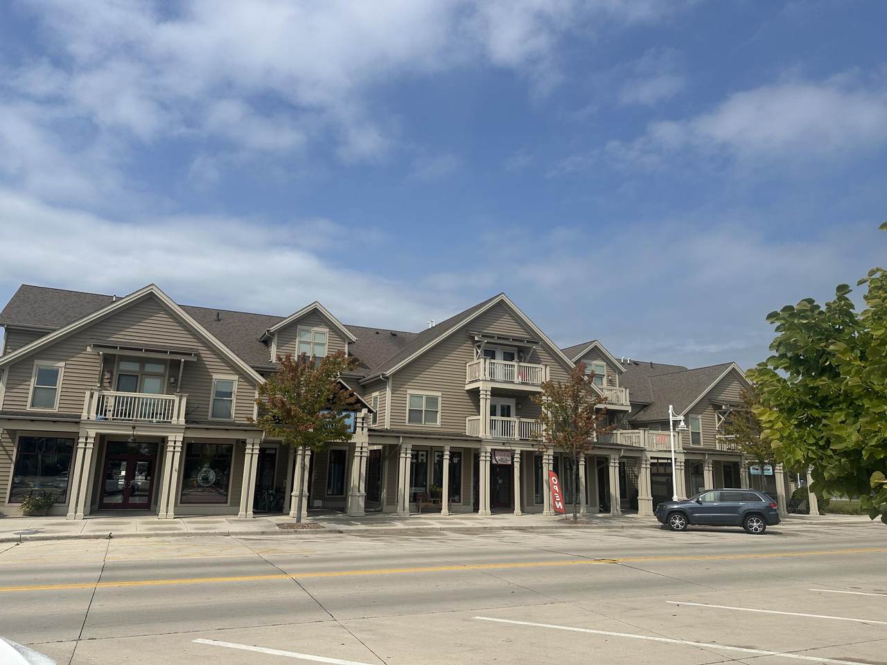 650 Pier Dr - Photo 1