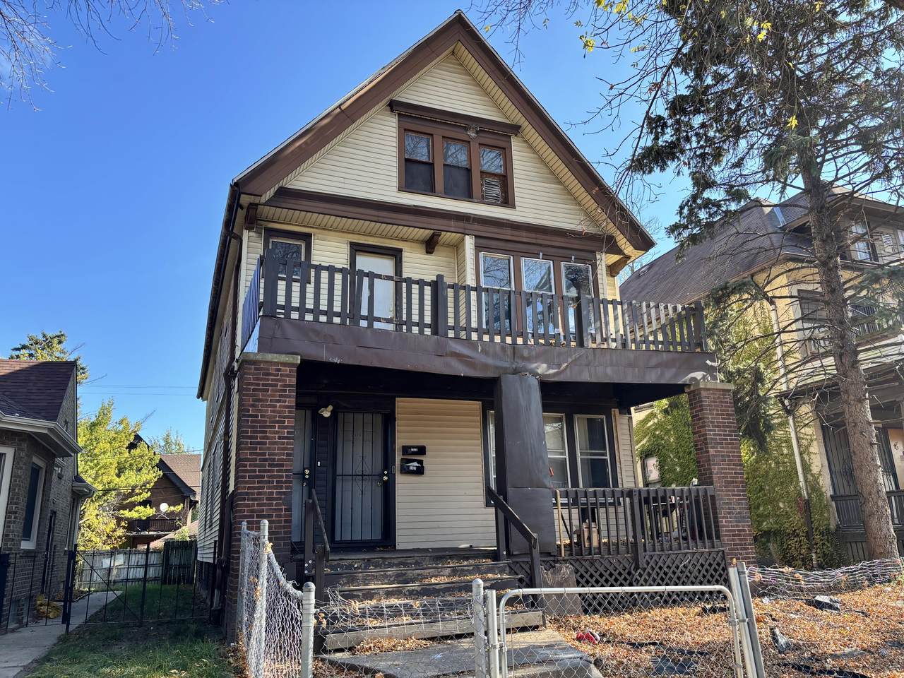 2320 44th St - Photo 1