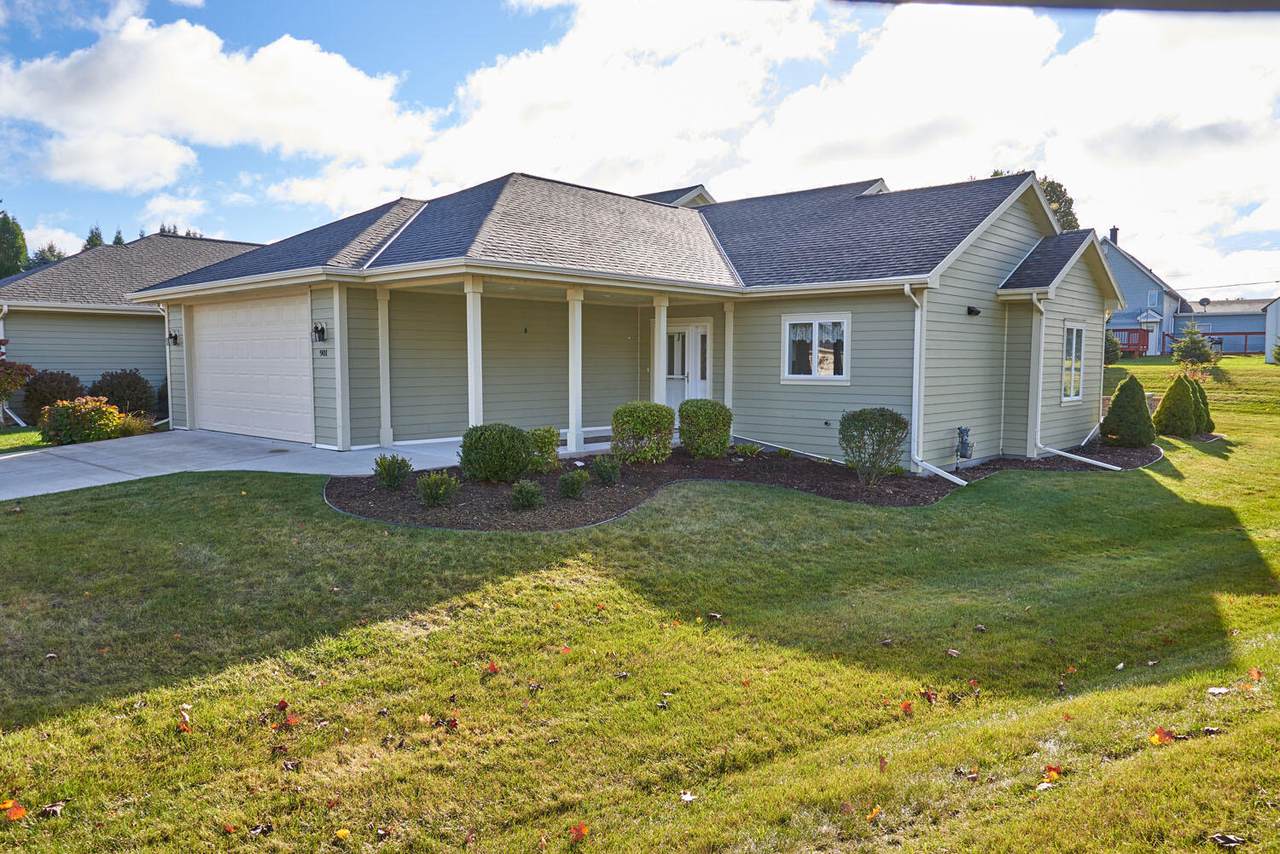 901 Hawthorne Ct - Photo 1