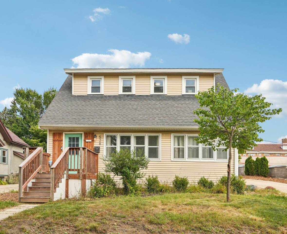 528 62nd St - Photo 1