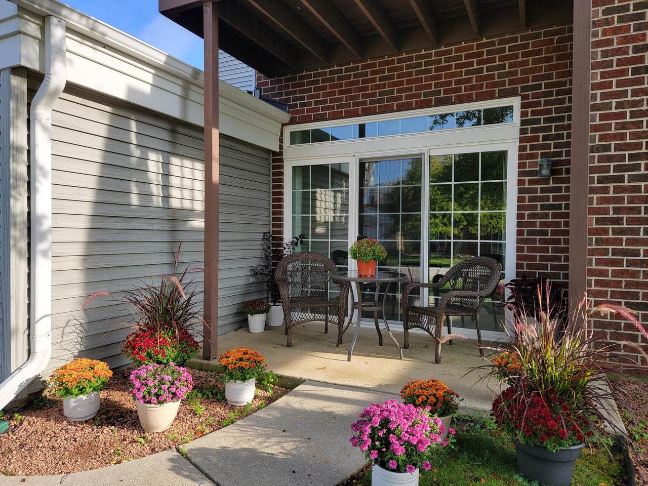 N16W26571 Tall Reeds Ln - Photo 1