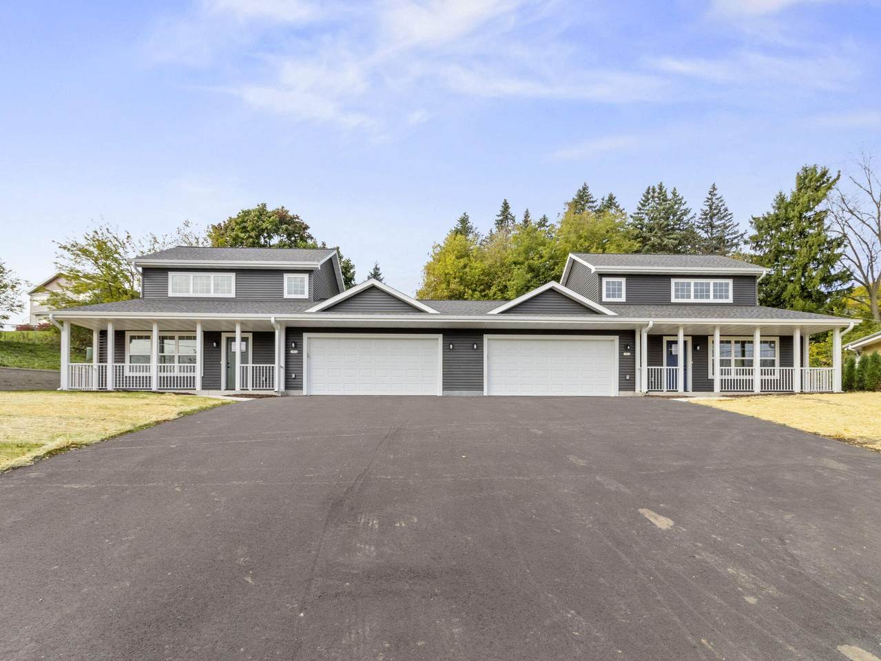 1914 River Dr - Photo 1