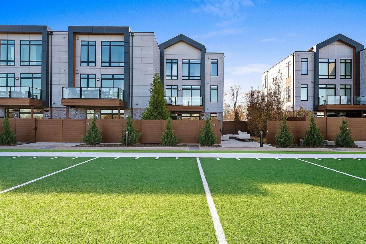 1110 Brookwood Dr - Photo 1