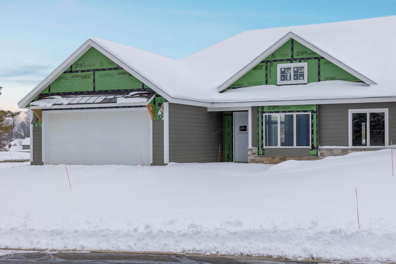 303 Fairway Meadows Ln - Photo 1