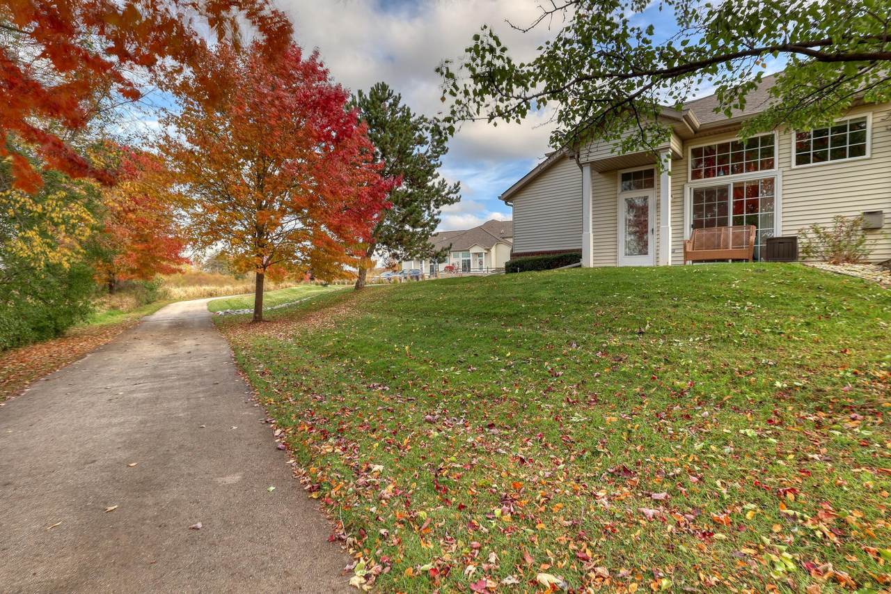 2408 Fox River Pkwy - Photo 1