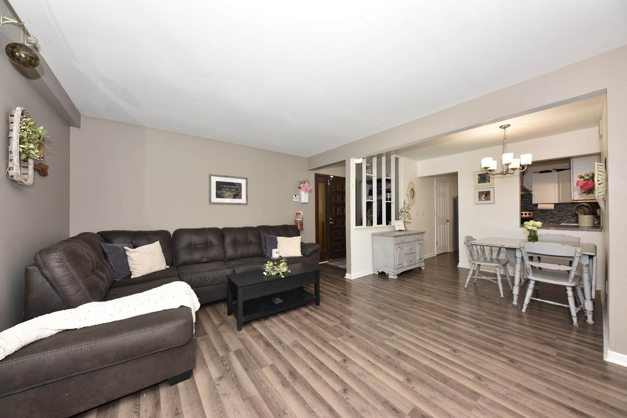 8643 Servite Dr - Photo 1