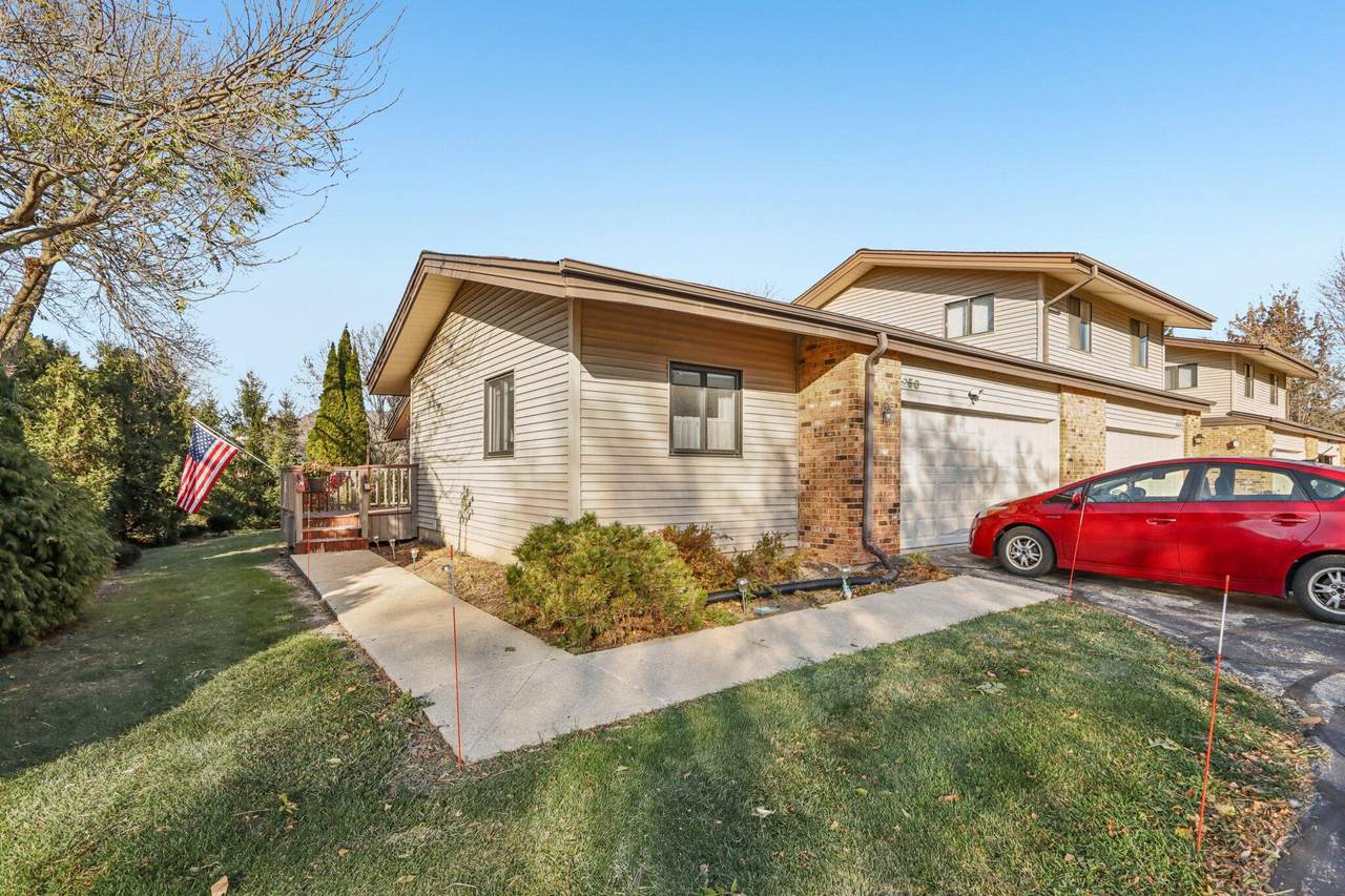 950 Pilgrim Pkwy - Photo 1