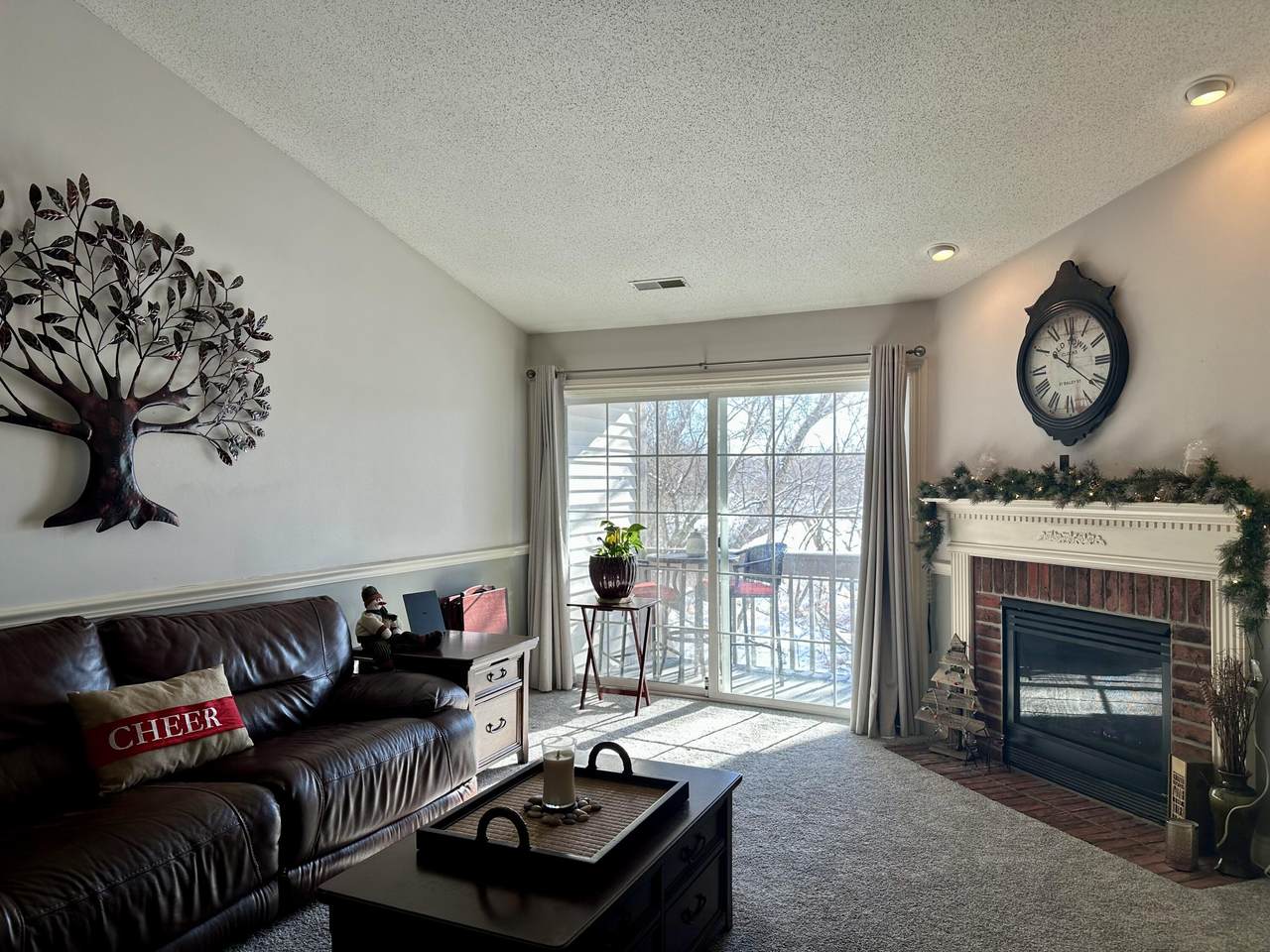 636 Pewaukee Rd - Photo 1