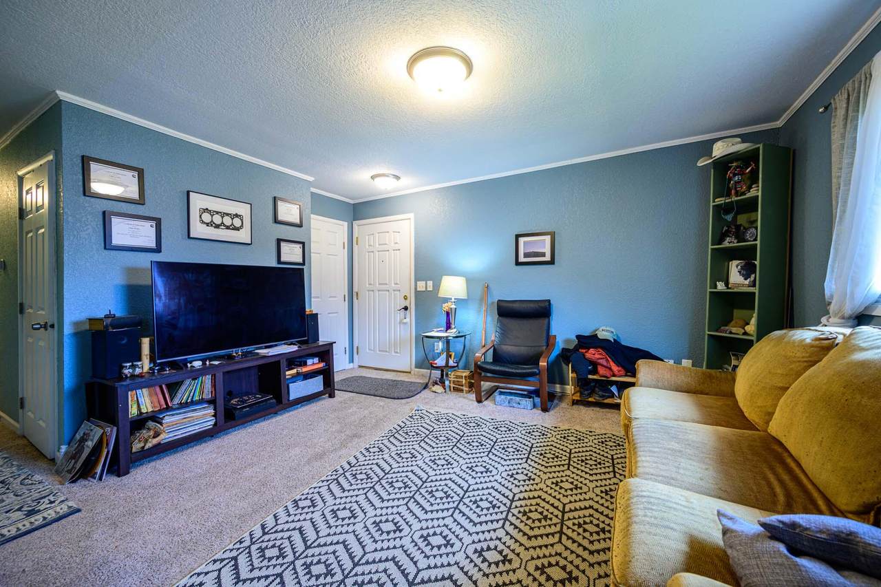 420 Racine St - Photo 1