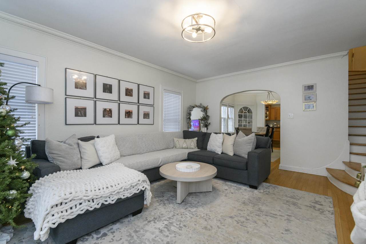 4111 Woodburn St - Photo 1