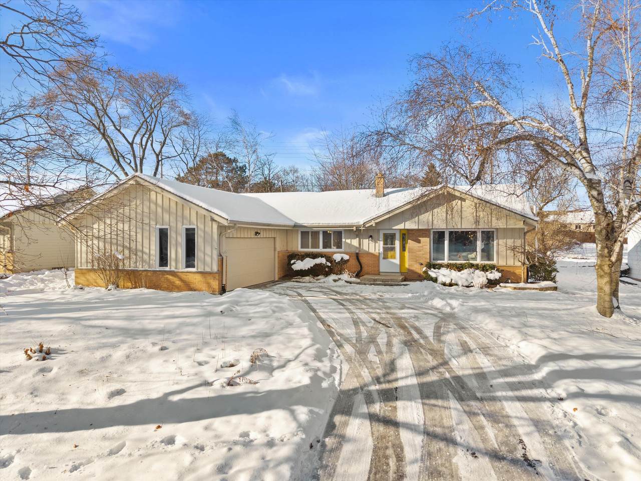 8155 Mohawk Rd - Photo 1