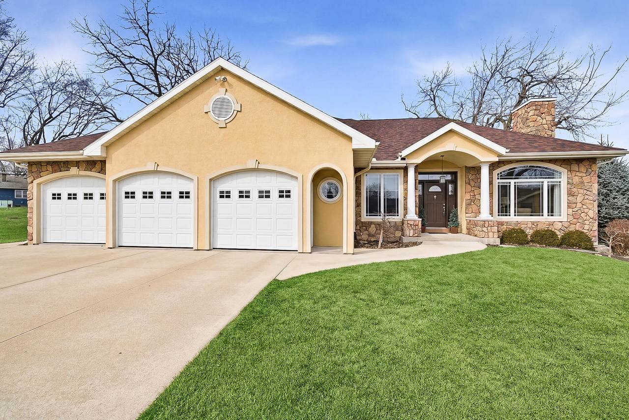 111 Bayfield Ct - Photo 1