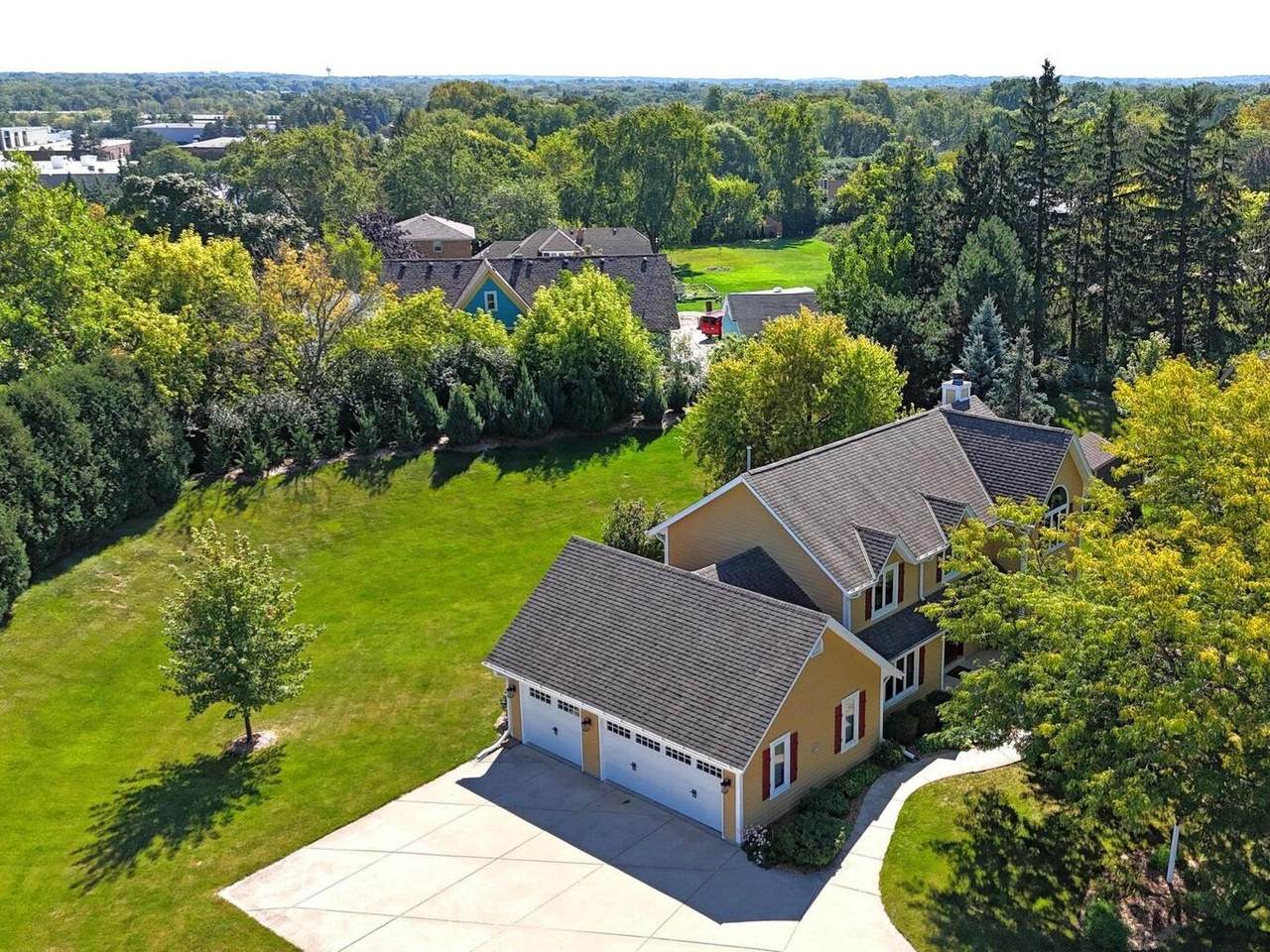 W140N5331 St. Andrews Cir - Photo 1