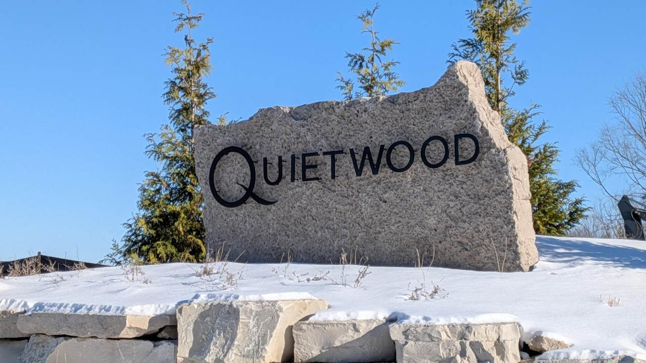 N52W18619 Emerald Hills Dr - Photo 1