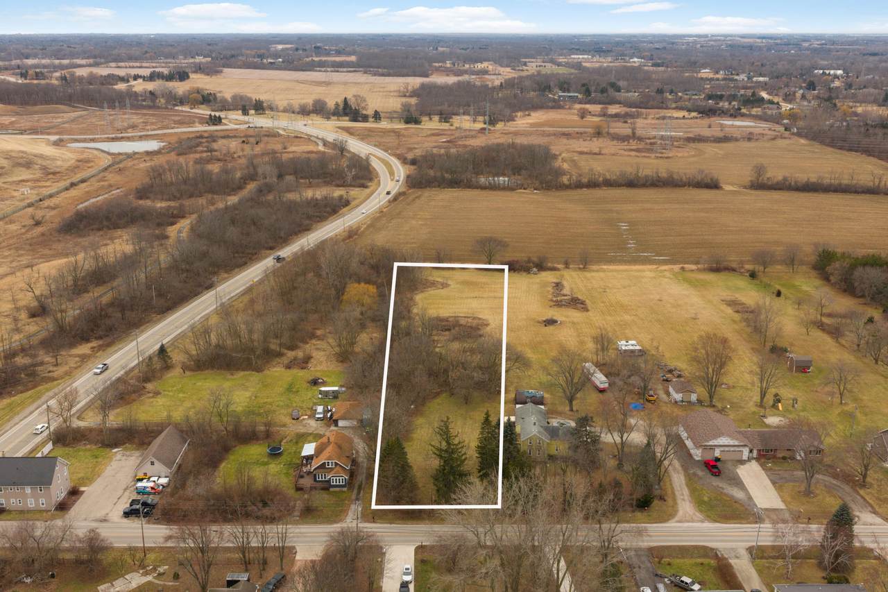 3977 Elm Rd - Photo 1